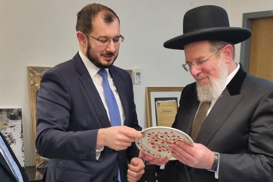 Посол поздравил Главного раввина