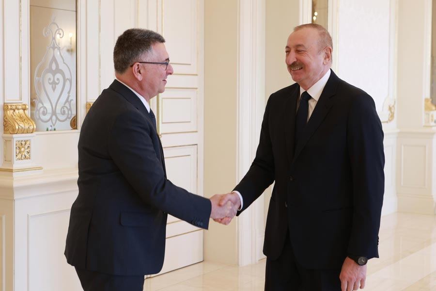 Ильхам Алиев провел встречу с гостем из Израиля